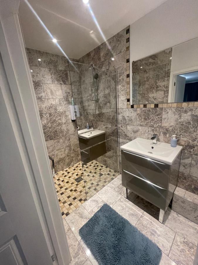 Beautiful En-Suite Bedroom イプスウィッチ エクステリア 写真